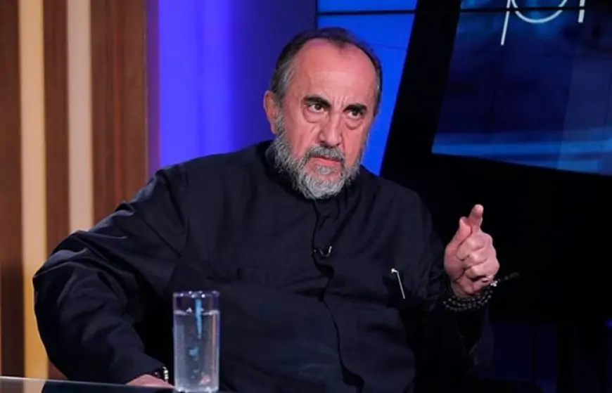 İnqilabçı arxiyepiskop ifadə vermək üçün İrəvana yola düşdü - Piyada və tərəfdarları ilə