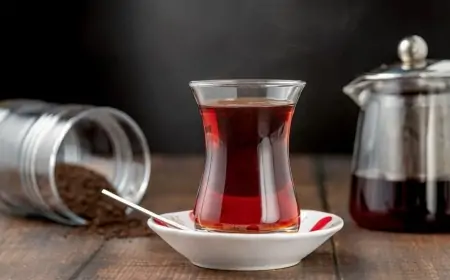 Bu məşhur çayda boya aşkarlandı