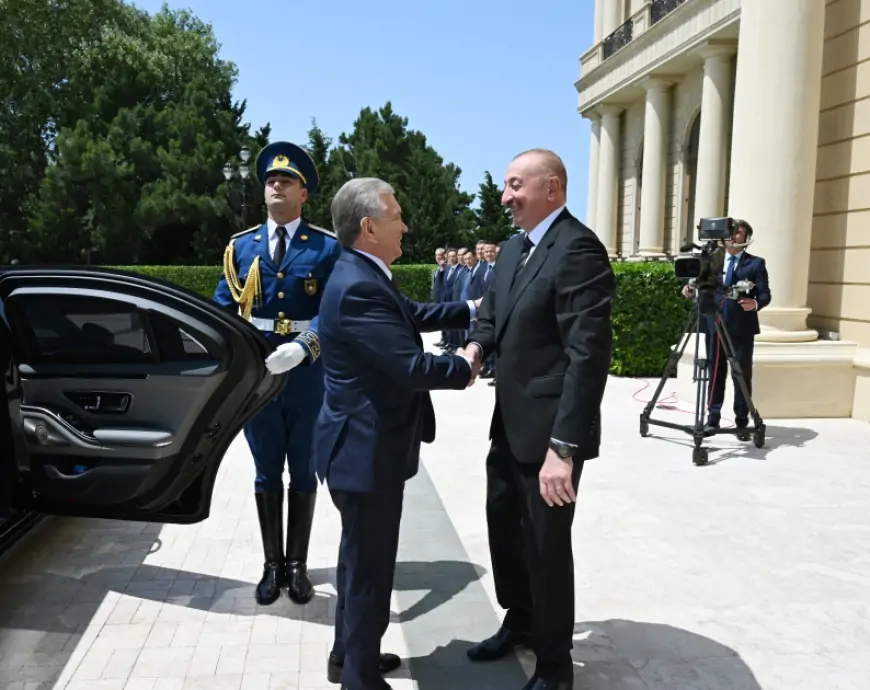 Prezident Şavkat Mirziyoyevi belə qarşıladı - FOTOLAR