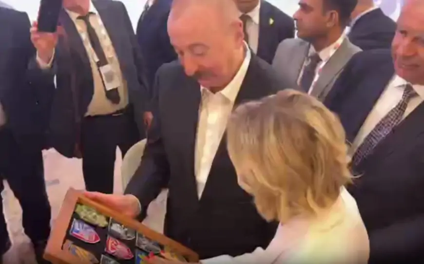 Ukraynalı jurnalist İlham Əliyevə elə bir hədiyyə verdi ki... - VİDEO