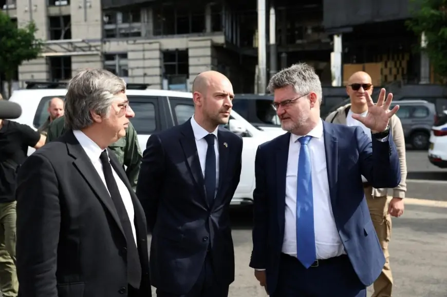 Fransalı nazir Rusiyanın vurduğu yerlərə baxış keçirdi - Kiyevdə