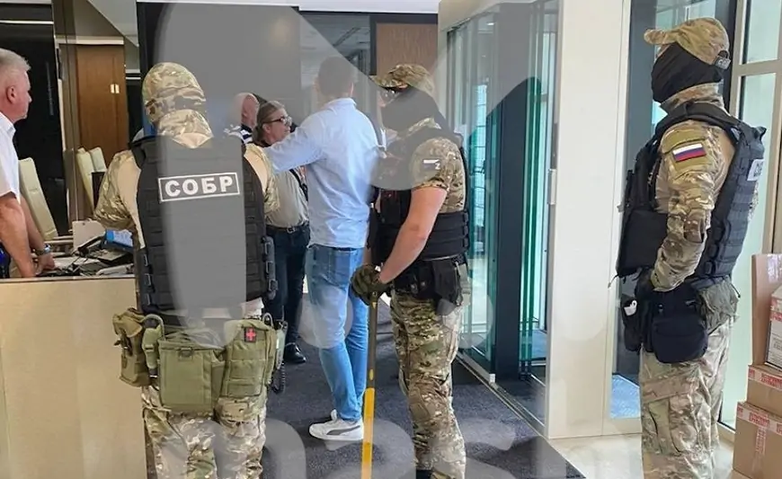 İsgəndər Xəlilovun oğlunun Rusiyadakı ofisinə basqın edildi - FOTO