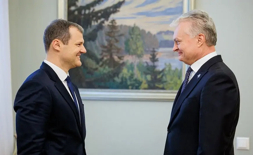 Litvanın baş naziri qalmaqallar fonunda istefa verdi 