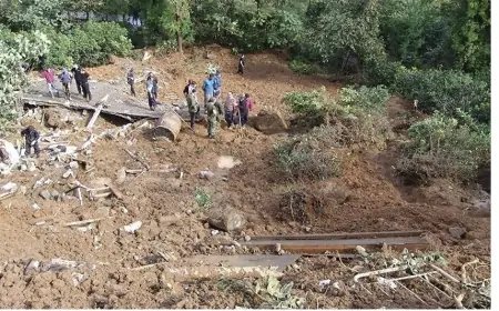 Azərbaycanda torpaq uçqunu - Ölən var