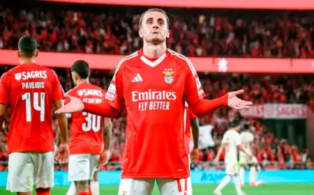 Kərəm paltardəyişmə otağında "Benfika"lı futbolçularla vidalaşıb