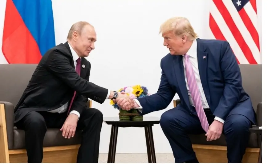 Ekspertlər Trampla Putinin bədən dilini analiz edəcəklər 