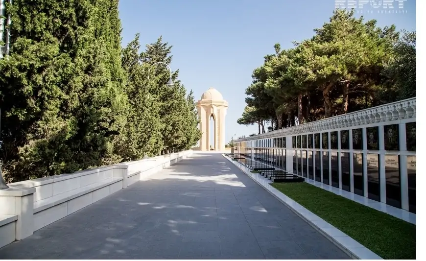 Qalmaqaldan sonra ərəb turistlər yenidən Şəhidlər Xiyabanında - Bu dəfə... + VİDEO