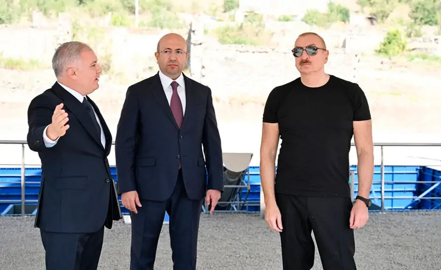 İlham Əliyev Kəlbəcər şəhər parkının təməlini qoydu - FOTOLAR + YENİLƏNİB