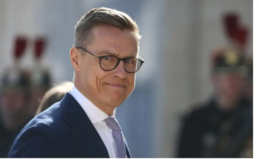 “Tramp Putinə münasibətdə qamçı siyasətinə keçib” - Stubb
