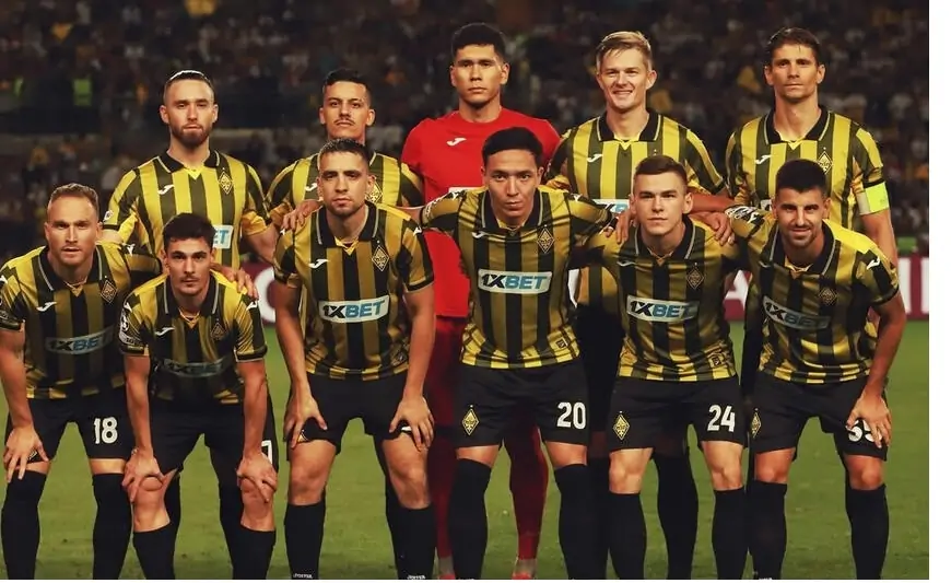 "Şəkillərini paltardəyişmə otağına asdım ki..." - "Kayrat"ın baş məşqçisi