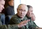 "Onları sahibsiz it kimi küçədən tutub cəbhəyə aparırlar" - Putin