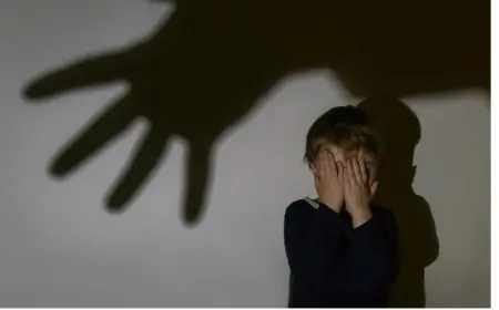 Anasının döydüyü uşaqlar körpələr evinə verildi