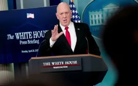 Trampın “sərhəd çarı” FTB agentindən 50 min dollar rüşvət alıb? 