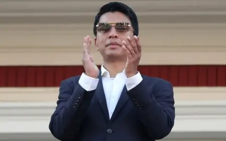 Madaqaskar prezidenti hökuməti buraxdı 