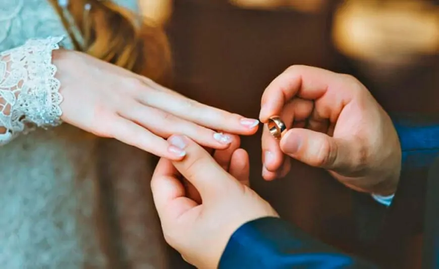 Nişanlanan 14 yaşlı qızın anası gizlinləri açdı - "Atası içkili halda söz verib..." -  VİDEO