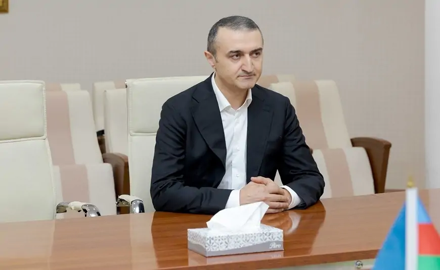 Adı həkimlər siyahısında olmayan Dilqəm Məhərrəmov bu yola əl atdı 