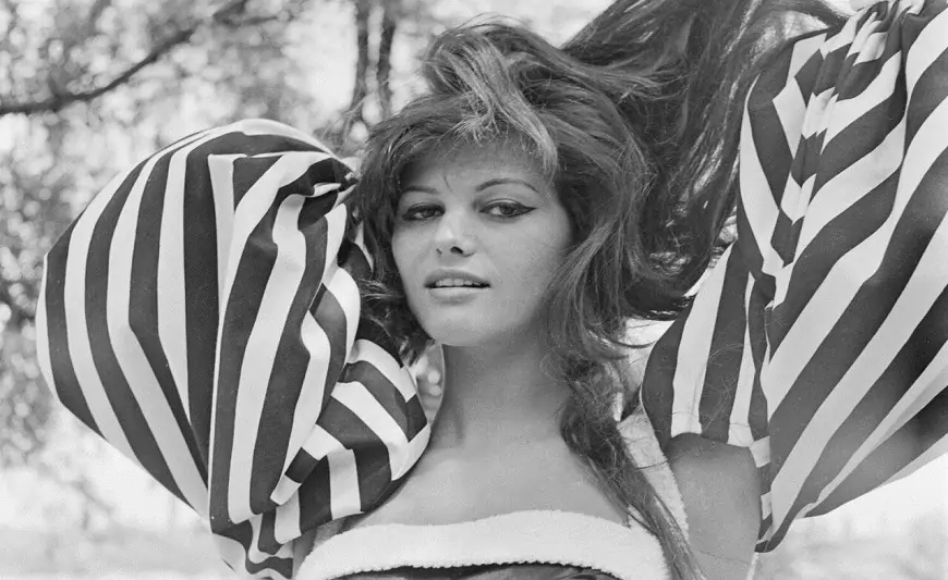 Dünya şöhrətli aktrisa vəfat etdi - FOTOLAR