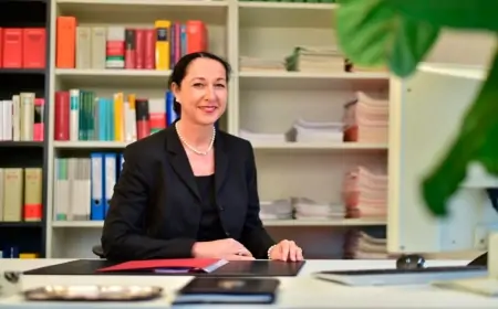 Vəzifəyə gələndən 10 gün sonra bıçaqlandı