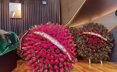 Prezident və xanımı vida mərasiminə əklil göndərdi