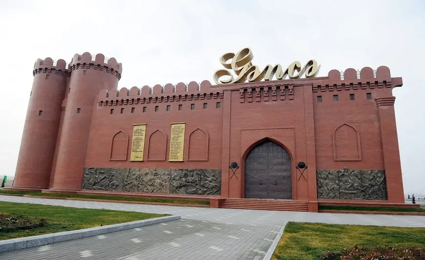 Gəncədə polkovnikin oğlunu öldürən polisə təslim oldu - 16 yaşı var