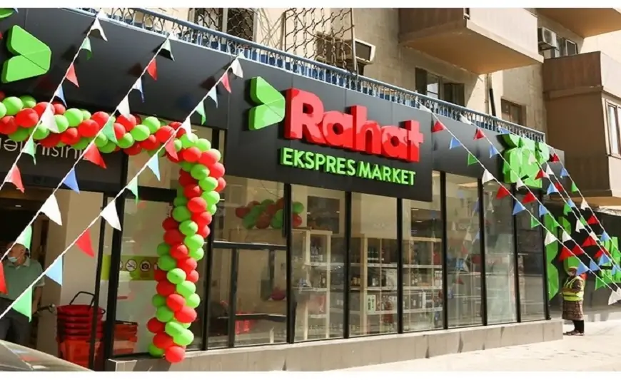 "Oba" marketin torbası ilə "Rahat" marketə gələn kişi döyüldü - Mühafizəçinin dedikləri