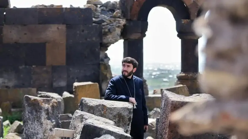 Qareginin sirrini açan keşiş cəzalandırıldı - Erməni kilsəsindən qərar