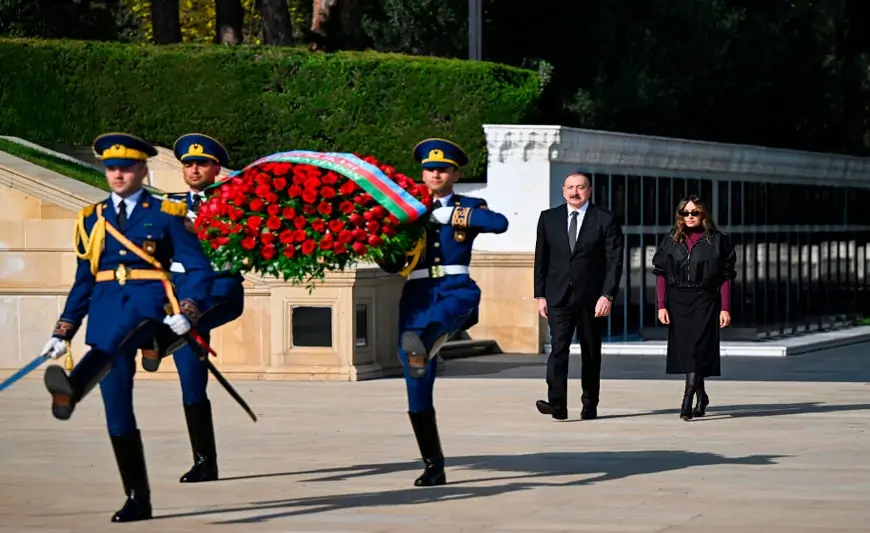 Prezidentlə xanımı Şəhidlər xiyabanını ziyarət etdilər - FOTOLAR