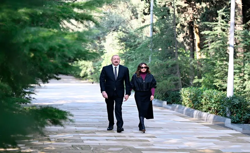 Prezident və xanımı Heydər Əliyevin məzarını ziyarət etdi - FOTOLAR