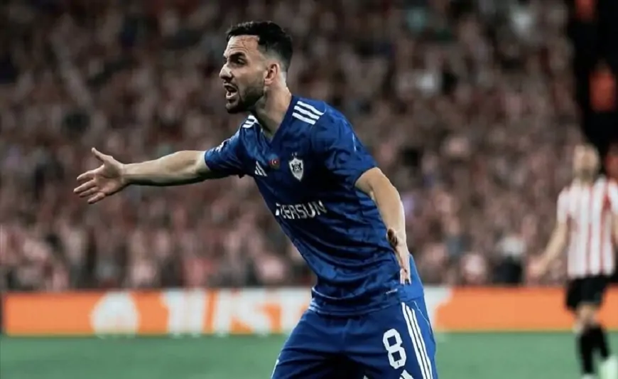 İtaliyalı paparazzi “Qarabağ”ın oyunçusunu qarabaqara izlədi - İçki alır və... + VİDEO