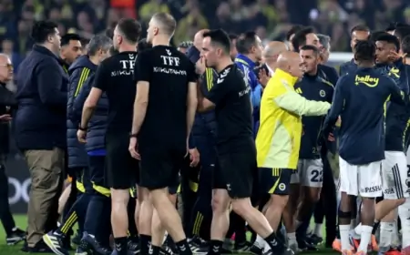 "Qalatasaray" və "Fənərbağça" futbolçuları arasında dava - VİDEO