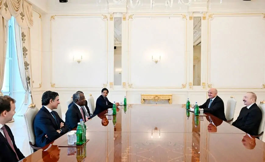 Prezident Oqunlesini qəbul etdi 