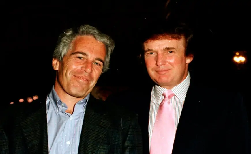 Epşteynin evindən üzərində Trampın şəkli olan prezervativlər tapıldı - FOTOLAR