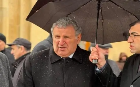 "Papaqsız idim, işçimiz yaxınlaşdı ki..." - İsa Həbibbəyli həmin fotodan DANIŞDI