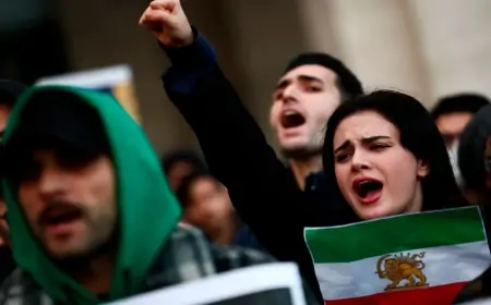 İranın "gül balaları" etirazlar vaxtı Türkiyə barlarında - Belə əyləniblər 