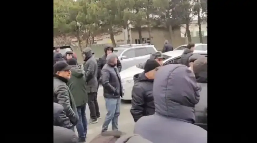 Sumqayıt sakinləri yolları bağladı, "Azəriqaz"a etiraz - VİDEO