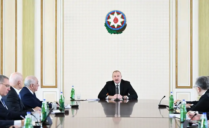 Prezident müşavirə keçirdi - FOTOLAR