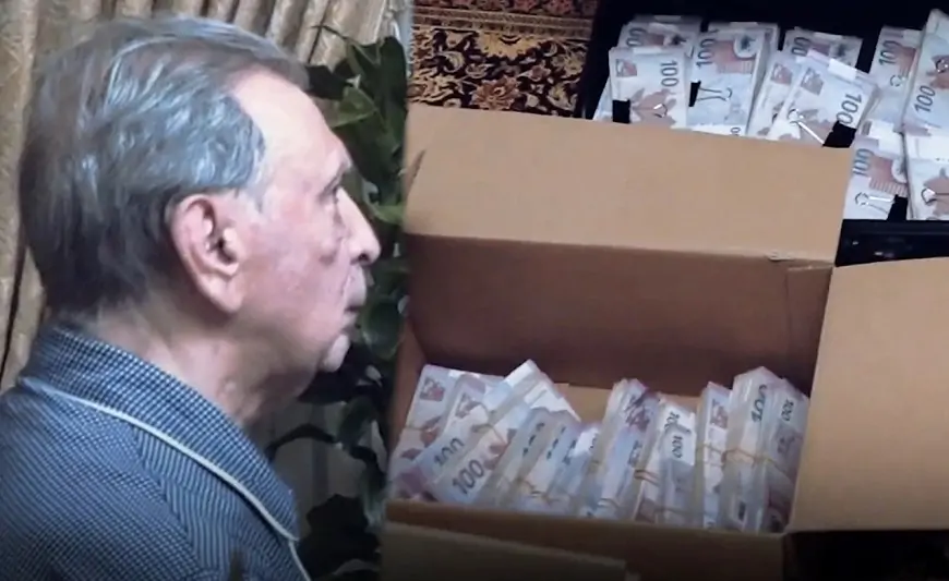 Ramiz Mehdiyevin evindən 17 milyon pul çıxıb - Axtarışın VİDEOSU