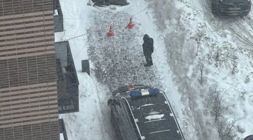 Azərbaycanlı ər-arvad pəncərədən atıldı, 5 yaşlı uşaqları şahid oldu - Moskvada