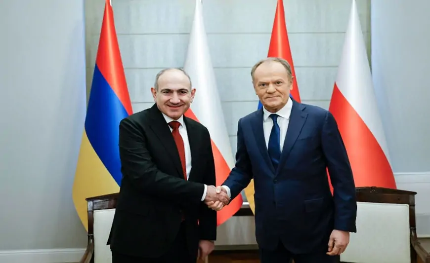 Polşa Baş nazirinin Paşinyanla zarafatı gündəm oldu - VİDEO