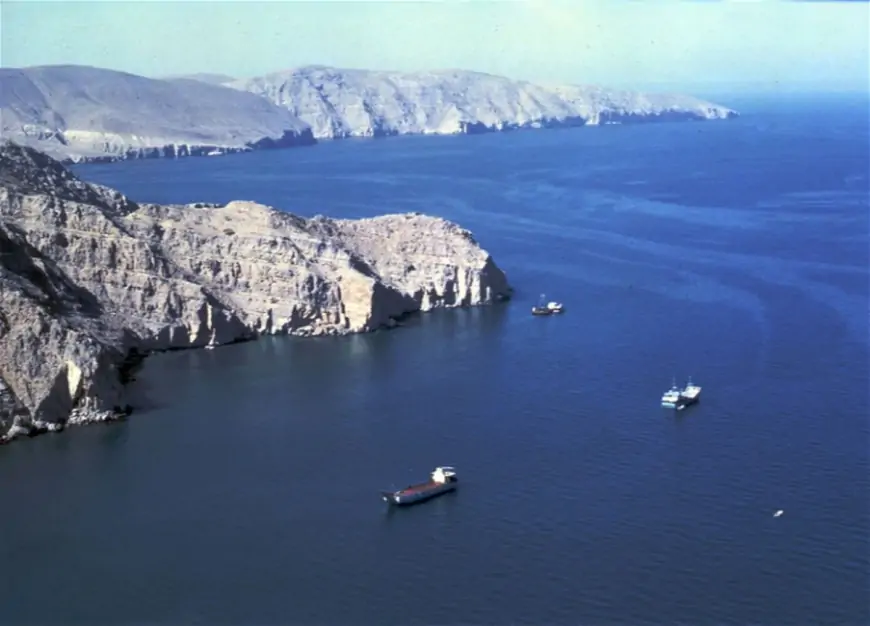 İran Hörmüz boğazını bağladı 