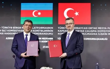 Əhməd İsmayılovla Burhanettin Duran arasında ikitərəfli görüş keçirilib 