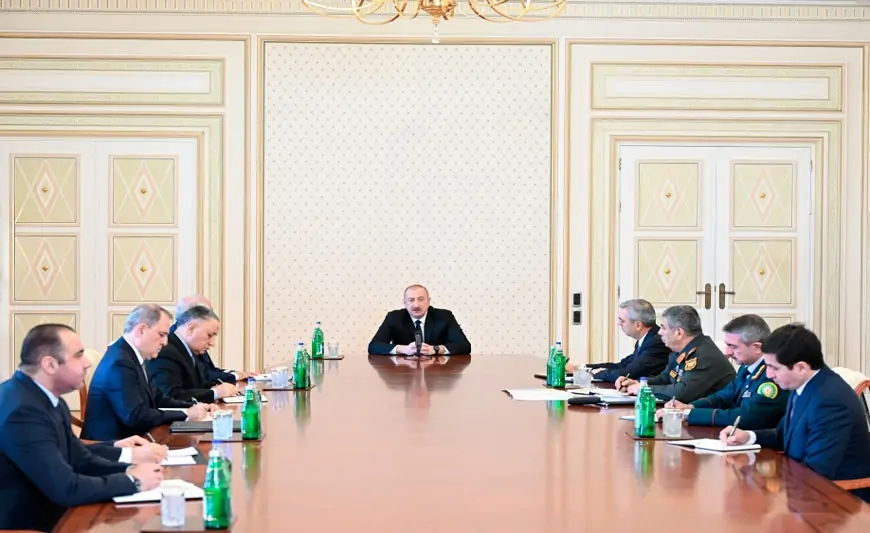 Prezident Təhlükəsizlik Şurasını topladı - FOTOLAR