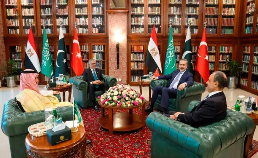 Hakan Fidanın qatıldığı Zirvə görüşündə yıxıldı - Həmin anın VİDEOSU