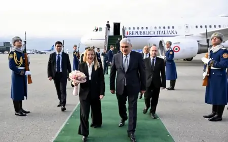 Meloni Azərbaycana gəldi 