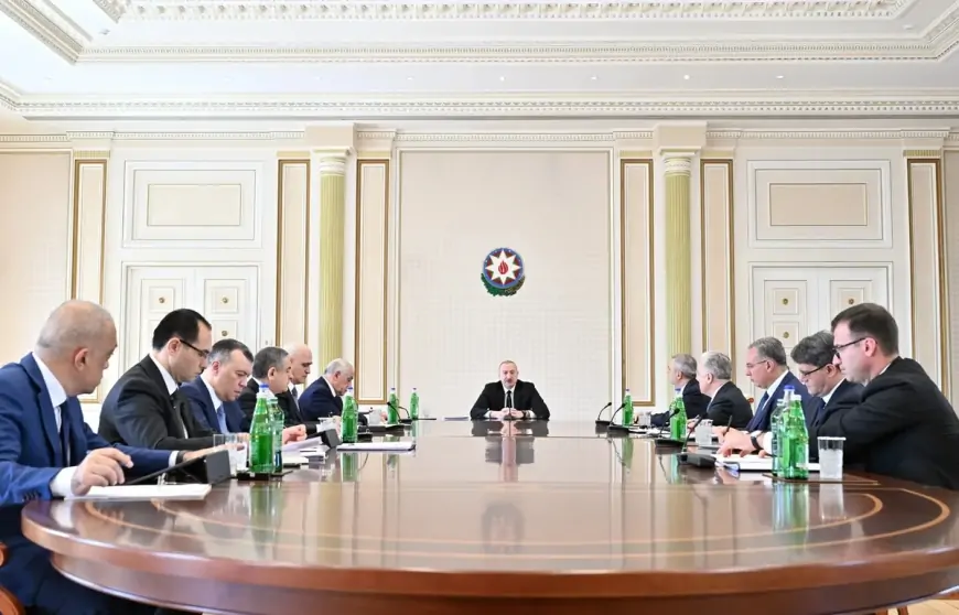 Prezident müşavirə keçirdi - FOTO