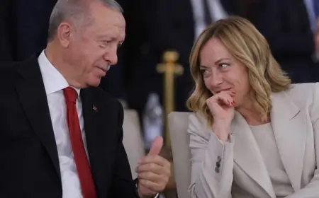 Meloni Ərdoğanın istəyini yerinə yetirdi - "Siqareti tərgitdim"