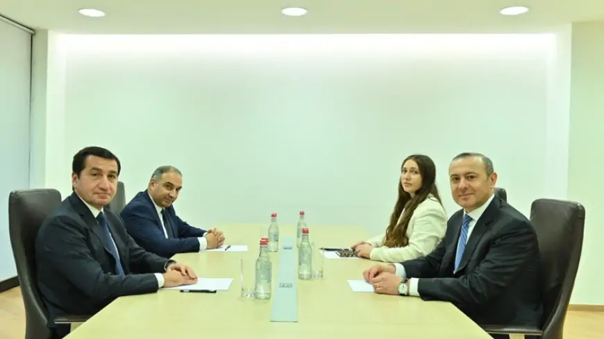 Hikmət Hacıyev ilə Armen Qriqoryan arasında işgüzar görüş keçirildi 