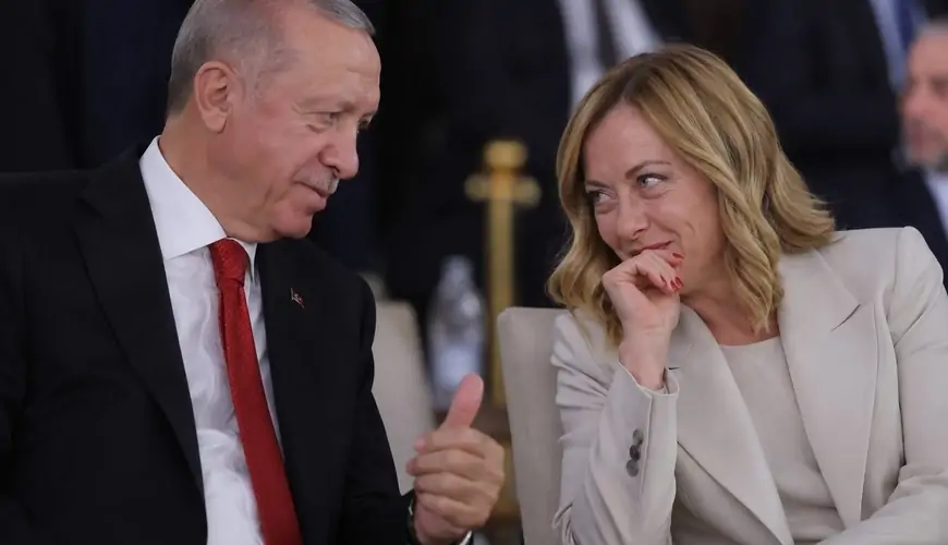 Meloni Ərdoğanın istəyini yerinə yetirdi - "Siqareti tərgitdim"