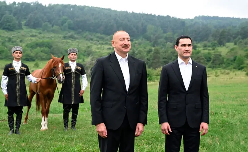 Sərdar Berdiməhəmmədova “Mərd” adlı Qarabağ atı hədiyyə olundu - FOTOLAR