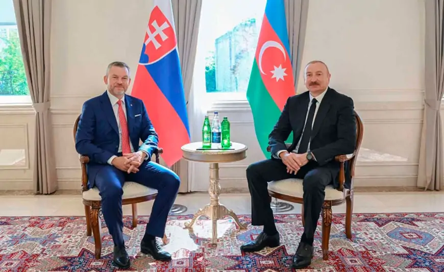 İlham Əliyevlə Peter Pelleqrini təkbətək görüşdülər 